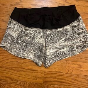 Lululemon shorts size 10